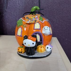 Hello Kitty Halloween Pumpkin Figurine